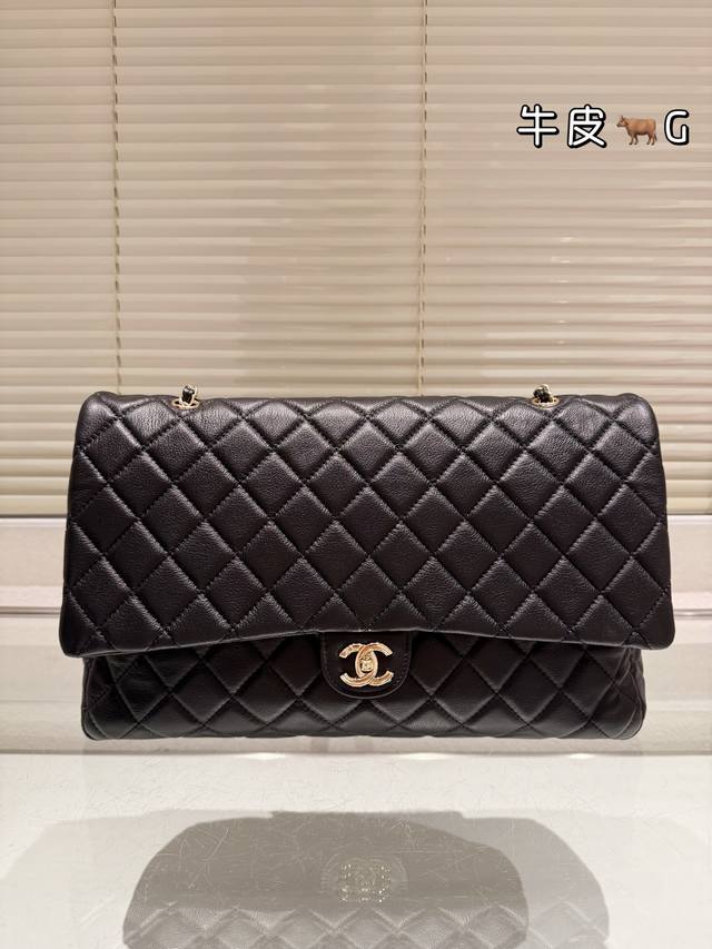 头层羊皮 Chanel香奈儿大号Cf黑金小羊皮Maxichanel香奈儿黑金Cf大号Maxi34 双盖双链最近各大品牌都在炸大包！太酷啦！百搭容量大 真的很香