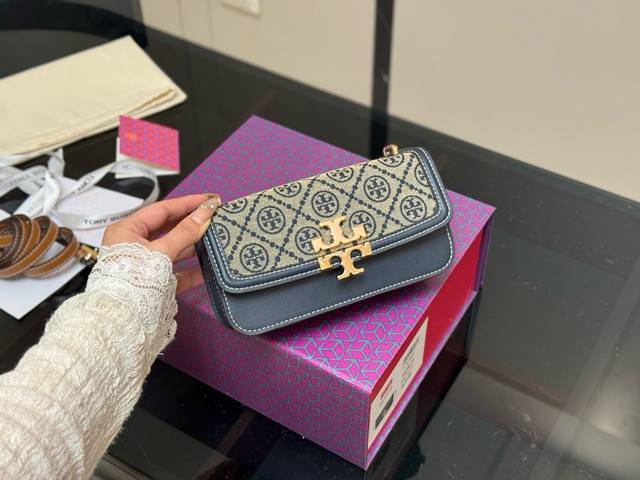 折叠盒托里伯奇经典老花系列直接爱死!!经典永流传,谁不爱Tory Burch的老花,每一个小姐姐都应该拥有一个属于自己的老花!老钱风,复古街头风必备单品之一尺寸 折叠盒托里伯奇经典老花系列直接爱死!!经典永流传,谁不爱Tory Burch的老花,每一个小姐姐都应该拥有一个属于自己的老花!老钱风,复古街头风必备单品之一尺寸