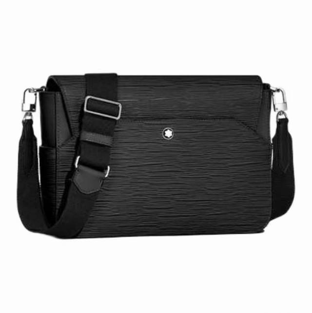 万宝龙经典斜挎包，顶级头层牛皮承载岁月质感，清晰立体纹路诉说高级工艺。扩容设计巧妙兼容笔记本与随身物，多隔层守护井然有序。斜挎轻减肩压，商务会谈至机场穿梭，皆以