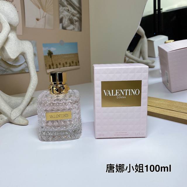 华伦天奴唐娜小姐香水100Ml 一比一质量华伦天奴同名女士 唐娜小姐100Ml Valentino Donna,2015 品牌：华伦天奴 调香师：Antoine