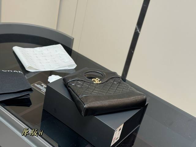 配折叠盒 Size：23*19Cm 香奈儿 值得入手的31Bagmini Chanel又又又复刻了 新款31Bag出了Minisize 这谁顶得住 小香真爱粉必