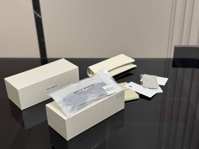 配盒 Gm 墨镜 Cookie 蔡司镜片 Au防护 附赠带Logo眼镜布