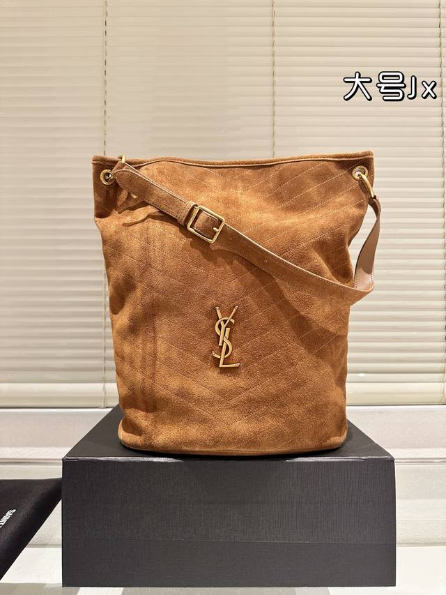 大号 Ysl Niki 麂皮水桶包 太好啦 是Niki水桶包 #圣罗兰 #Ysl #麂皮 #大牌 大号高38㎝口36㎝ 底28.5㎝15㎝ 配盒子