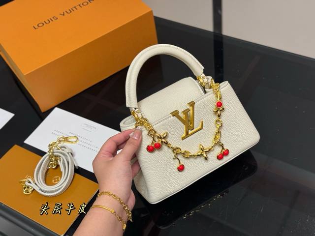 配折叠盒 Size 21.15Cm Lv Capucines手袋 全粒纹Taurillon牛皮裁制 感觉低调 但有奢华质感 ！！