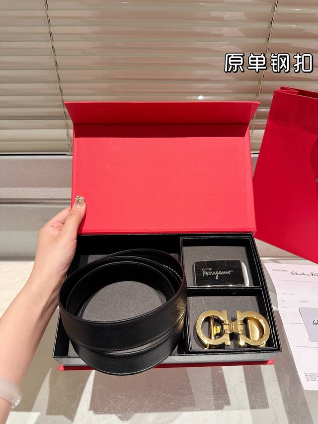 双头 钢扣 高版本！腰带 菲拉格慕牛皮皮带～热门款 男女通用皮带里面最火的版本啦～质量很好 全套包装！五金绝对不褪色 皮带头和专柜一样的哦～ 配礼盒手提袋发票