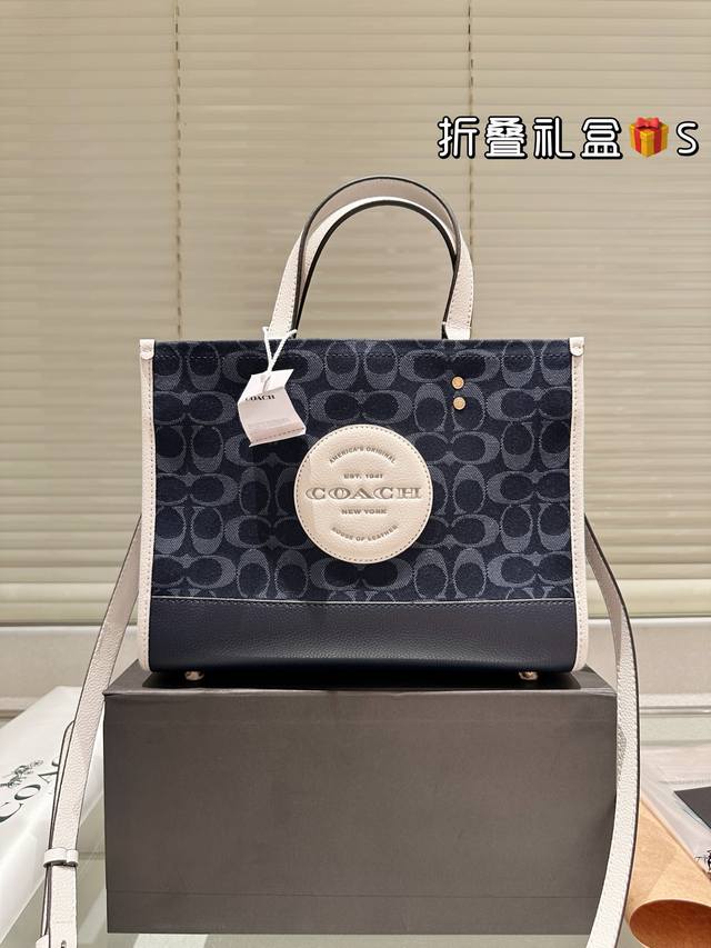 复刻版 原版布 Coach蔻驰｜托特小手袋 Field Tote 终于来啦～～带上小手袋出街吧。 西这季Coach除了小号托特包，太适合小仙女们出游啦~墨镜四太