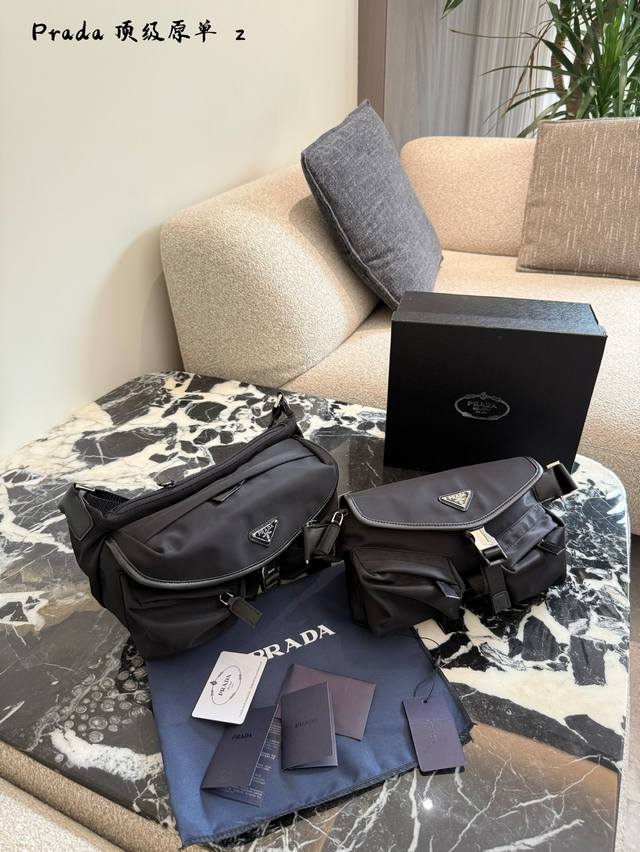 Prada 男胸包 这款胸包的设计真的很独特 想要找特别又有设计感的 可以这款 有尼龙材质的还有小牛皮Soft Lux Soft Lux的皮质很有质感,有一种油 Prada 男胸包 这款胸包的设计真的很独特 想要找特别又有设计感的 可以这款 有尼龙材质的还有小牛皮Soft Lux Soft Lux的皮质很有质感,有一种油