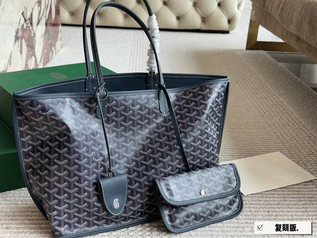 复刻版 配盒 Size：34*27Cm 戈雅购物袋 属于这个季节的购物袋 从头到尾全部都是客订哦！ Goyard 小托特 实物真的很有质感， 四季绝配！