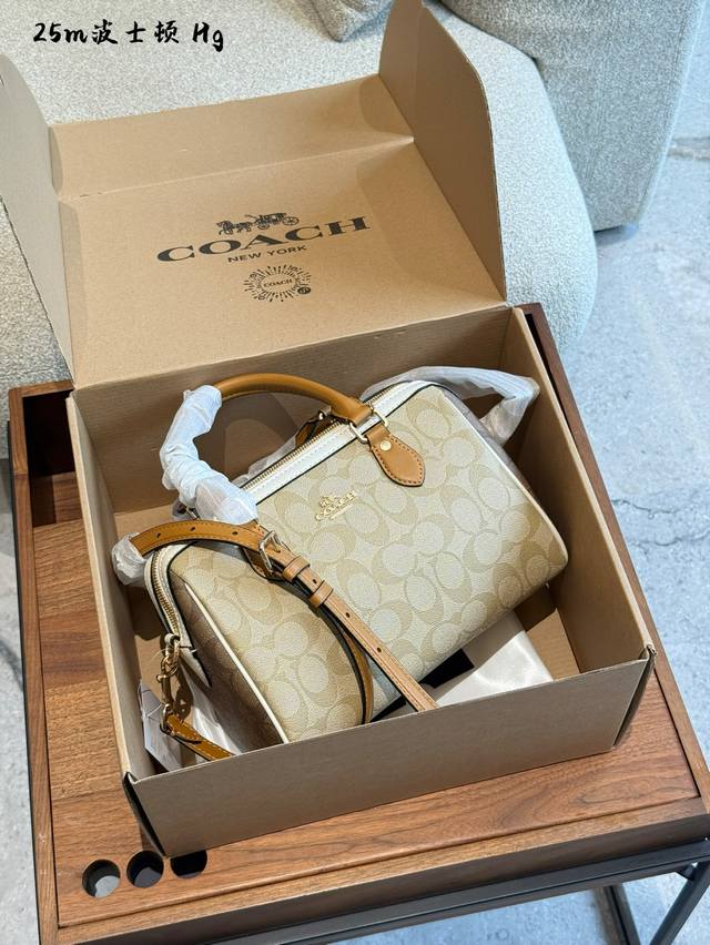 Coach最新款波士顿 最最最最新款！ Coach Rowan新版波士顿上架手提斜挎都可以肩带可调节大号尺寸约26*16*12Cm