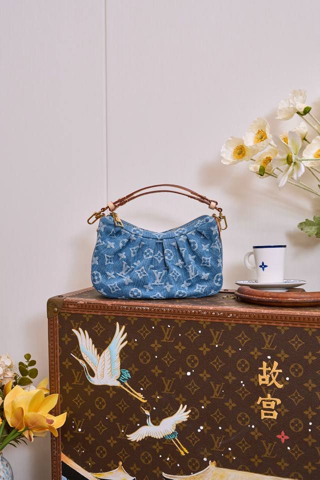 型号 ｜ 品级 东莞｜代购版 品名 尺寸 **厘米 长 高 宽 五金 不锈钢｜电镀厚金.咪 ～F 产地 法国 动态 163C01区块链数字护照 ﹌ ﹌ 简介 迷