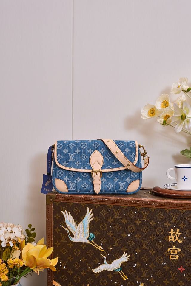 型号 ｜ 品级 东莞｜代购版 品名 法棍包 尺寸 **厘米 长 高 宽 五金 不锈钢｜电镀厚金.咪 ～F 产地 法国 动态 163C01区块链数字护照 ﹌ ﹌