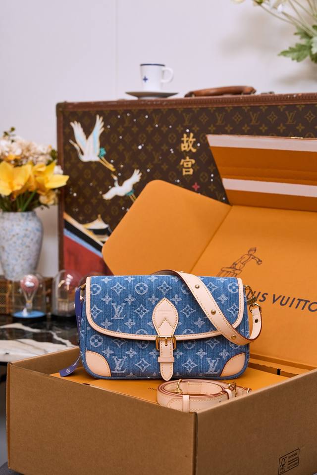 型号 ｜ 品级 东莞｜代购版 品名 法棍包 尺寸 **厘米 长 高 宽 五金 不锈钢｜电镀厚金.咪 ～F 产地 法国 动态 163C01区块链数字护照 ﹌ ﹌