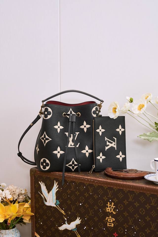 型号 ｜ 品级 东莞｜代购版 品名 尺寸 **.厘米 长 高 宽 五金 不锈钢｜电镀厚金.咪 ～F 产地 法国 动态 163C01区块链数字护照 ﹌ ﹌ 简介