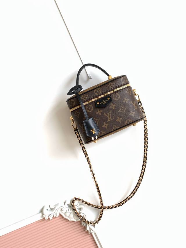 47128款 动态变码芯片 顶级原单加强版 Nicolas GhesquièRe 为路易威登旅行传承奏响摩登乐章，以 Monogram 和 Monogram R