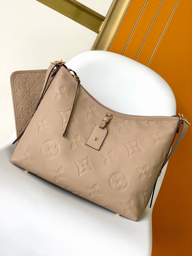 M46289黑色 M46292杏色顶级原单 本款 Carryall 中号手袋取材 Monogram Empreinte 压纹皮革,以柔软质地贴合身形。考究内层设 M46289黑色 M46292杏色顶级原单 本款 Carryall 中号手袋取材 Monogram Empreinte 压纹皮革,以柔软质地贴合身形。考究内层设