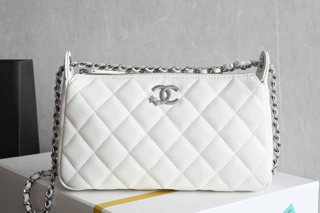 白金版正品级 包装如图 全新到货 星星麻将包白色 专柜售价购入开发~ 麻将包的风味简约大气,便携的背法,容纳量更是满足了女生出行必备物件分区的容纳量,内里加配隔 白金版正品级 包装如图 全新到货 星星麻将包白色 专柜售价购入开发~ 麻将包的风味简约大气,便携的背法,容纳量更是满足了女生出行必备物件分区的容纳量,内里加配隔