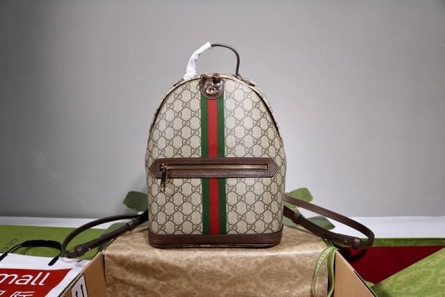 跑量价 简介：Ophidia系列亮眼呈献新颖廓形与实用功能性设计，以标志性米色和棕色配色匠心演绎，缔就质地柔软的包袋单品。这款化妆包亦可用于收纳日常必需品。 米