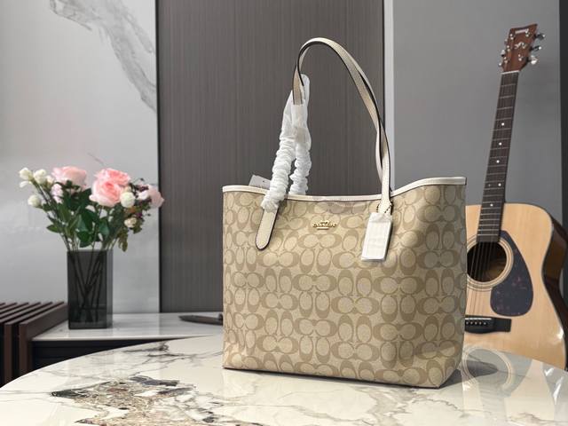 复刻版 配盒 Size:35*27Cm Coach 新出的香草白托特包33 不得不说这个颜色质感真好 C家City33 经典托特包 25Ss 新版本哦!最高版本 复刻版 配盒 Size:35*27Cm Coach 新出的香草白托特包33 不得不说这个颜色质感真好 C家City33 经典托特包 25Ss 新版本哦!最高版本