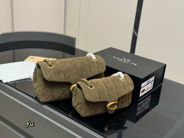 配折叠盒 Size:21*11Cm 25*15Cm 百搭神器 Tabby 蔻驰 酒神新品 Quilted Tabby25 链条版Tabby 这你能忍住 满满的小 配折叠盒 Size:21*11Cm 25*15Cm 百搭神器 Tabby 蔻驰 酒神新品 Quilted Tabby25 链条版Tabby 这你能忍住 满满的小