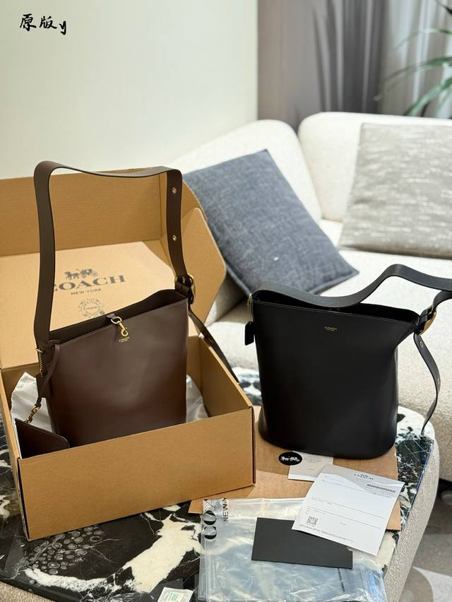 蔻驰｜9新款水桶包 Bleecker Bucket Bag 极简风的神 超级适合通勤[飞吻R][飞吻R][飞吻R] 内置搭扣以及可拆卸子母