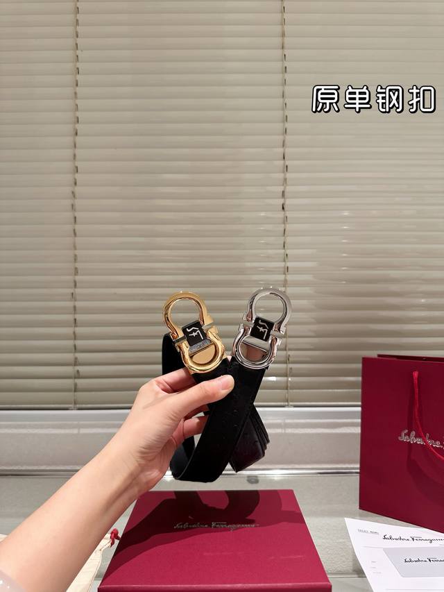 钢扣 高版本！腰带 菲拉格慕牛皮皮带～热门款 男女通用皮带里面最火的版本啦～质量很好 全套包装！五金绝对不褪色 皮带头和专柜一样的哦～ 配礼盒手提袋发票