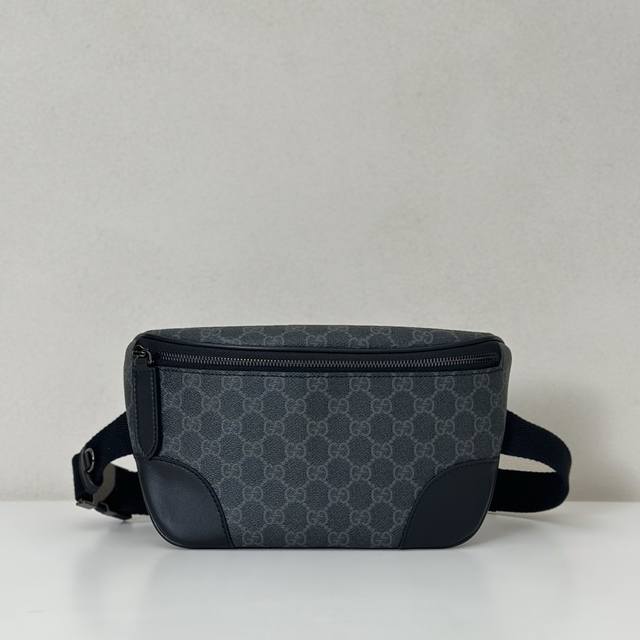 专柜品质，顶级原单货，实物实拍！821162克胶，尺寸：宽28X高17X侧宽6，