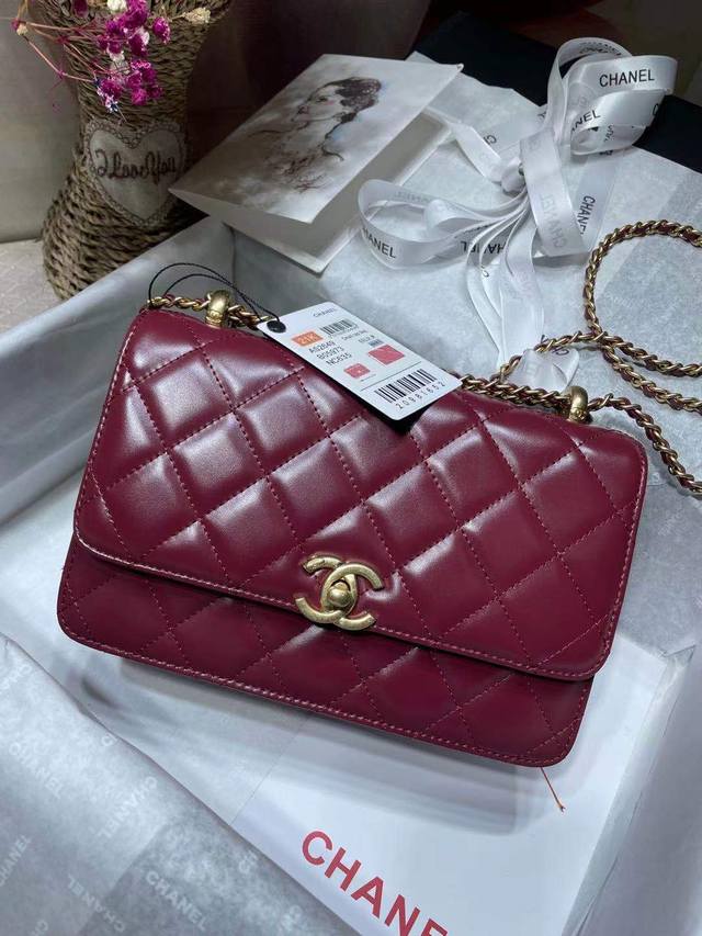 As2649 早秋高级手工坊现货 高级手工坊款式都是每年最热最抢手的小金珠系列口盖包,链条可以自由调节长短元购入 上市当天就被抢售一空,不是Vip,很难买到 口 As2649 早秋高级手工坊现货 高级手工坊款式都是每年最热最抢手的小金珠系列口盖包,链条可以自由调节长短元购入 上市当天就被抢售一空,不是Vip,很难买到 口