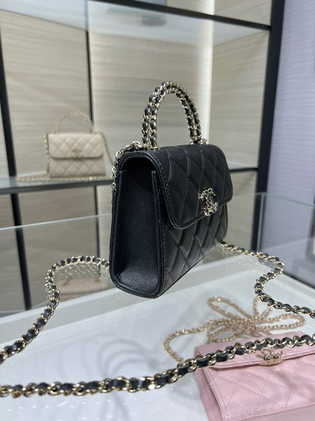 白金版正品级 包装如图 现货发售皮穿链手柄手机包回归 ｜白色级 中号 这颗绝对是黑马 第一眼看到就深深爱上 颜值不必说 直接闭眼入不会错 很好打理 也是百搭型