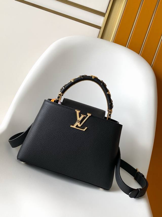 特级原厂皮 动态163 M14976黑色 M14382沙色 M14396杏黄 這款Ivy系列的Capucines Mini綴有手繪琺瑯花卉圖案裝飾，營造浪漫風格