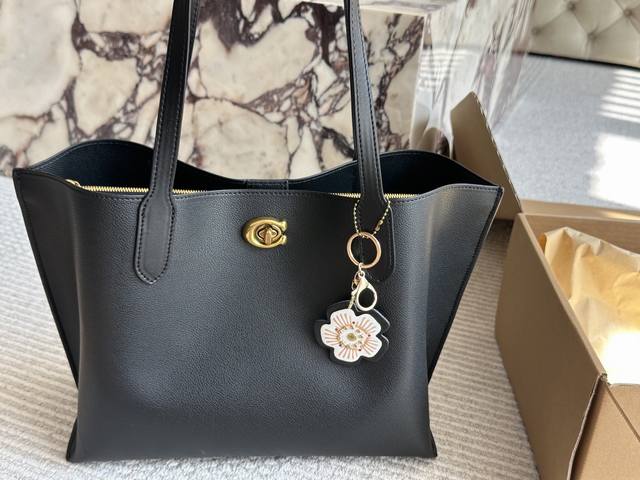 Size:34*28Cm C家 托特包 经典Logo购物袋Tote包 一年四季都可以用! 搜索Coach 购物袋 Size:34*28Cm C家 托特包 经典Logo购物袋Tote包 一年四季都可以用! 搜索Coach 购物袋