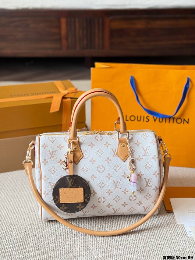 复刻版 Lv Speedy Soft 30沙丘色手袋 Tlv Speedy Soft 30沙丘色手袋,经典Monogram涂层帆布+皮革内衬,柔软耐用,金色五金 复刻版 Lv Speedy Soft 30沙丘色手袋 Tlv Speedy Soft 30沙丘色手袋,经典Monogram涂层帆布+皮革内衬,柔软耐用,金色五金