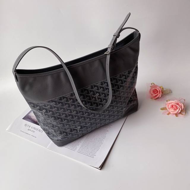 Goyard Hobo BohèMe 流浪包腋下包,灵感来自波西米亚流浪的生活哲学,两大王牌Saint Louis Artois系列托特包的综合体,内置子母袋, Goyard Hobo BohèMe 流浪包腋下包,灵感来自波西米亚流浪的生活哲学,两大王牌Saint Louis Artois系列托特包的综合体,内置子母袋,