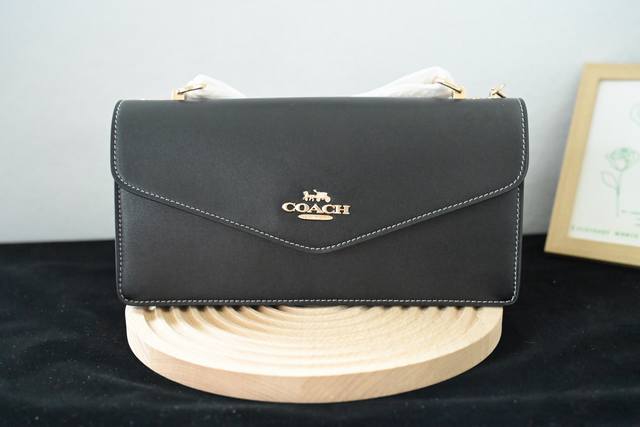 蔻驰新款Cbl99 Cbl98 信封风琴包Klare系列,真的好用到哭风琴褶设计,让看起来更有层次感,细节到位 尺寸26*13.5*7.5 蔻驰新款Cbl99 Cbl98 信封风琴包Klare系列,真的好用到哭风琴褶设计,让看起来更有层次感,细节到位 尺寸26*13.5*7.5