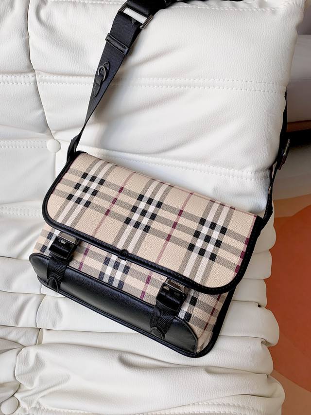 巴宝莉Burberry 专柜热销爆款男包，原版质量，原版头层纳帕牛皮搭配高档进口五金，皮质舒适，手感超好 版型更正，实物更美！ 尺寸28-20-6