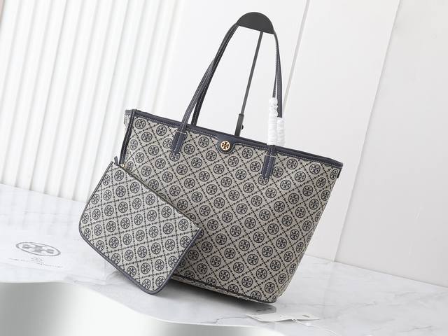 大号 Tory Burch老花购物袋Monogram图案，标识提花双Tlogo与流畅线条巧妙组合，勾勒温柔而坚定的气质，简洁利落魅力隽永又风格独具托特包精选编织