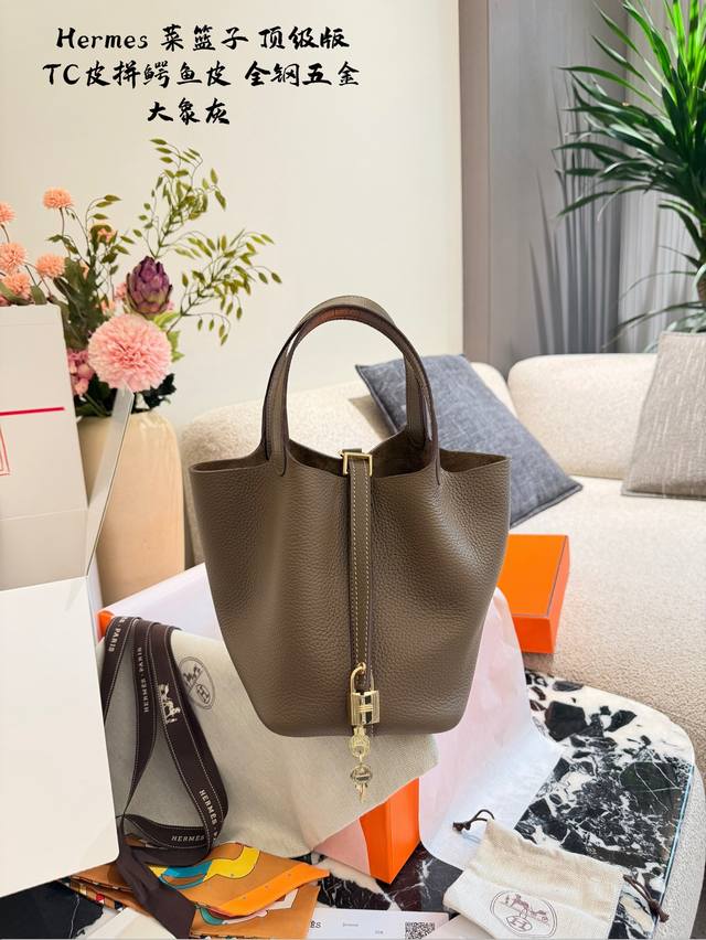 顶级原单 全钢五金 爱马仕Picotin菜篮子包 这款Hermes Picotin菜篮子包 金扣，采用Clemence小牛皮加鳄鱼皮 ，柔软耐用，荔枝纹理超有质