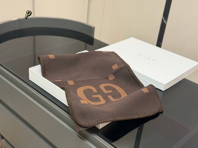 配盒 Size：30*180Cm 降温啦！晚上真的需要一条围巾 古奇王牌围巾 无敌好卖的一款 必须种草的第一条围巾