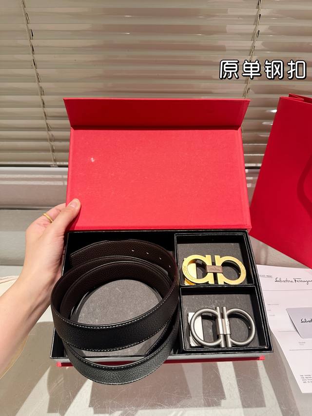 双头 钢扣 高版本！腰带 菲拉格慕牛皮皮带～热门款 男女通用皮带里面最火的版本啦～质量很好 全套包装！五金绝对不褪色 皮带头和专柜一样的哦～ 配礼盒手提袋发票