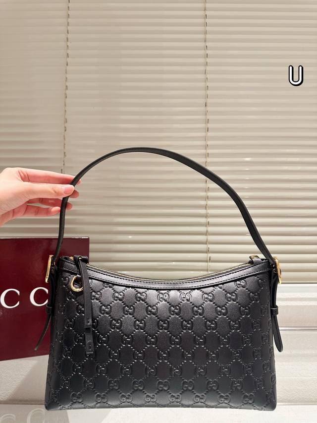 无盒 Gucci Emblem新品腋下包 超百搭大容量 尺寸29.19