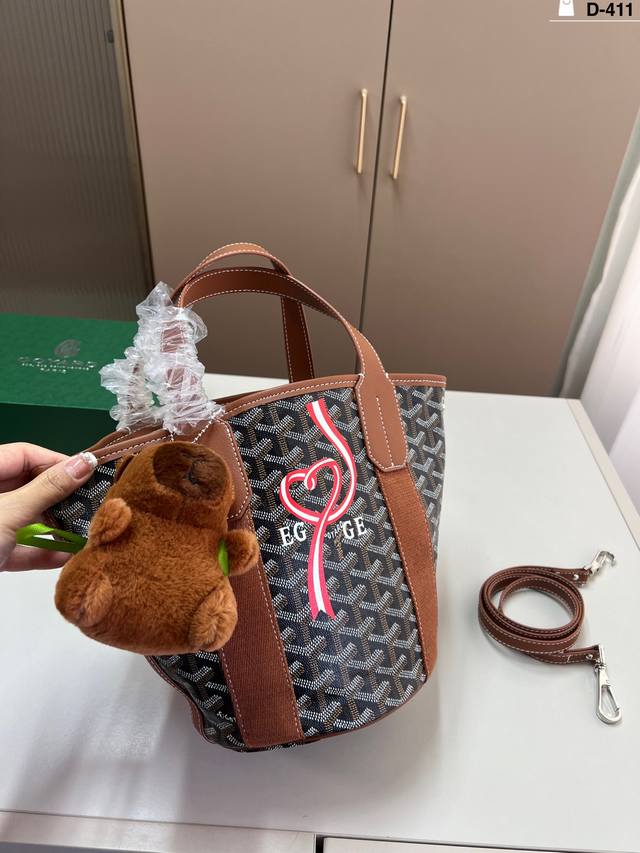 挂件随机 Goyard戈雅Belharra沙滩包｜度假凹造型必备神器值与实用并存，随手一拍就是Ins风大片！D-411尺寸17×22