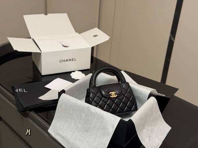 配折叠盒飞机盒 Size： 20*12Cm 香奈儿23K Kelly 最美的23K，羊皮太好看了想要马上滴滴Sa的冲动 新包真的超香哦！