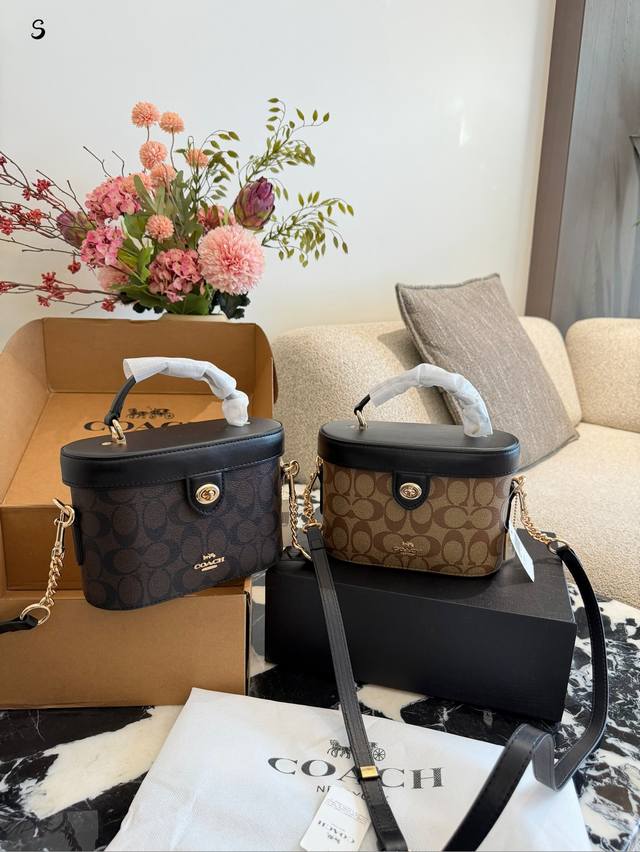 报告 经典老花真的吼吼看啊 包身满印的Logo时尚又潮流 包包容量也蛮大的巨能装 放口红粉饼耳机14Pm也能轻松放下 可手提可斜挎秋冬怎么搭配都不会出错诶 是女 报告 经典老花真的吼吼看啊 包身满印的Logo时尚又潮流 包包容量也蛮大的巨能装 放口红粉饼耳机14Pm也能轻松放下 可手提可斜挎秋冬怎么搭配都不会出错诶 是女