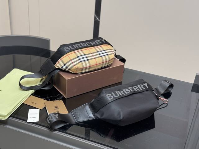 配盒 Size： 25.15Cm 巴宝莉腰包！可盐可甜！ 这款腰包真的不要太好背哦！ 一定会喜欢的 男女同款哦！