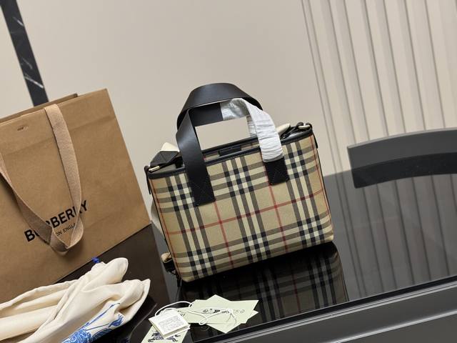 巴宝莉购物袋 帆布面料 大容量 满足日常 特别适合宝妈 超级能装 尺寸: 26.18Cm