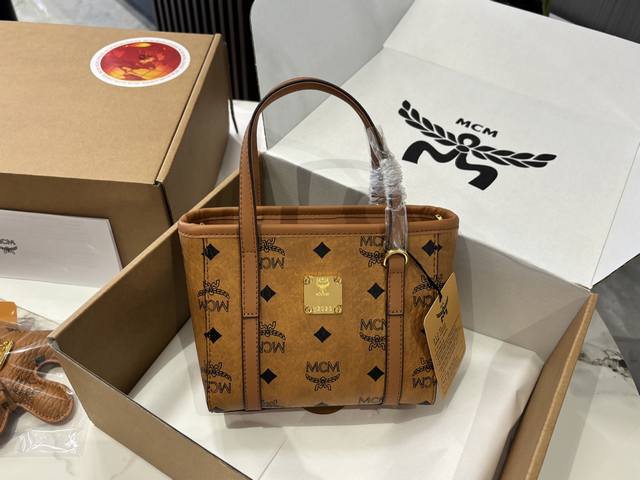 迷你 16.14Cm Mcm 新款购物袋 升级版拉链款Shopper 改变后的[它 你是否更爱它了! 原单!青岛出品! 迷你 16.14Cm Mcm 新款购物袋 升级版拉链款Shopper 改变后的[它 你是否更爱它了! 原单!青岛出品!