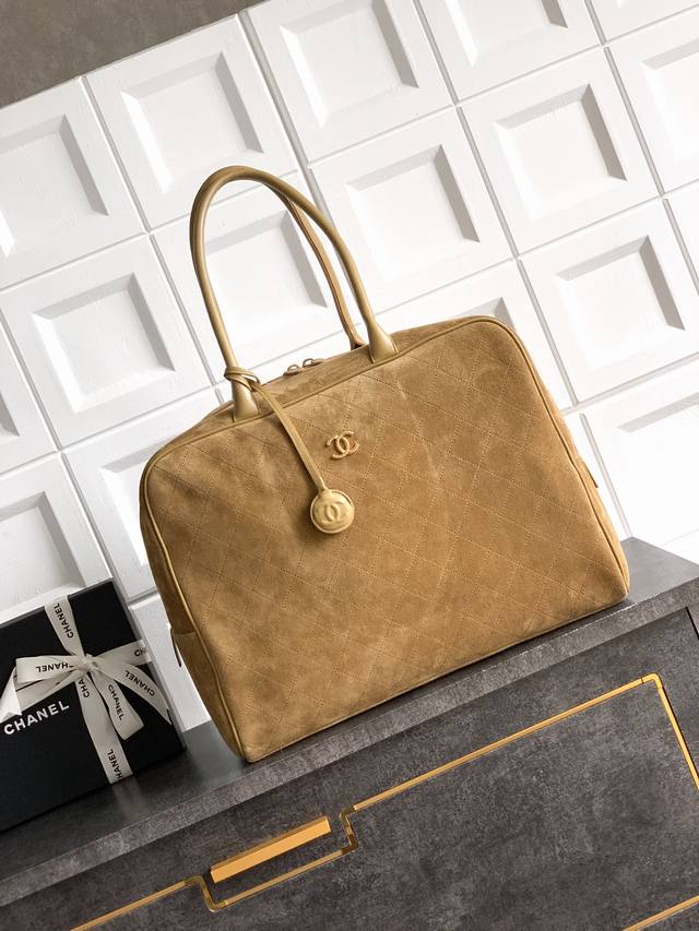 顶级原单 出货啦Ohanel30C波士顿包:休闲风格，装盛自由在流转的时光中，以历久弥新的独特设计，经典轮廓，永恒优雅圆润柔和的包身，延续波士顿包，于简约线条中