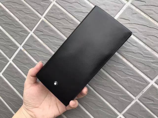 批￥ 品牌名称 ：万宝龙 西装长夹 产品规格 ：W9.5Xh18.5Xd1.5 产品材质 ：原版意大利进口牛皮 产品详情 ：黑色 官网经典 产品型号 ：2301