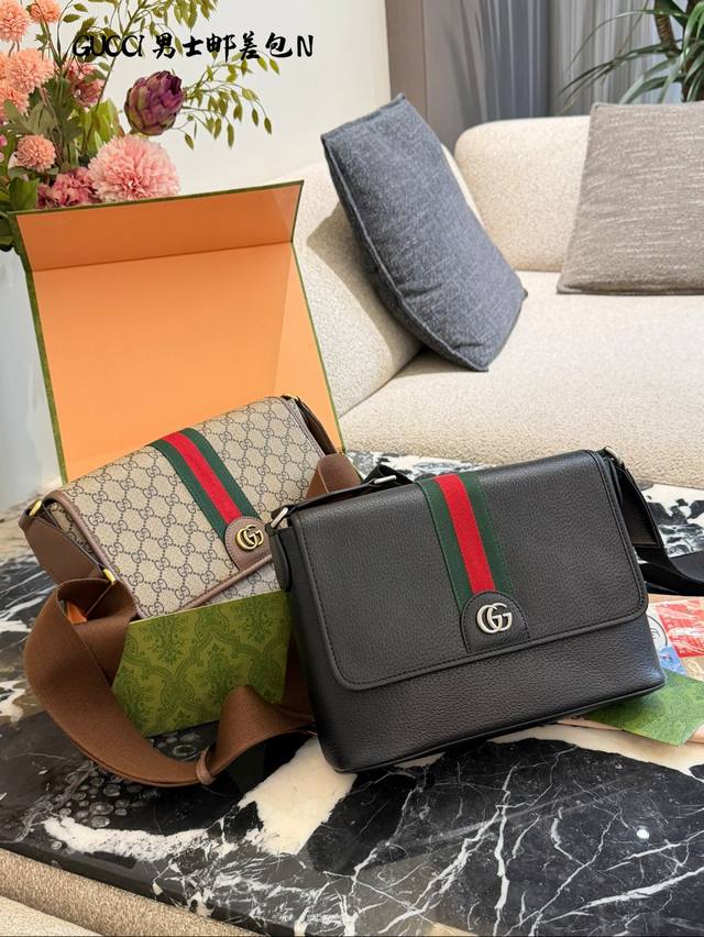 黑色牛皮 老花 Gucci Ophidia系列男士邮差包 Gucci Ophidia系列男士邮差包，采用Gg Supreme帆布+棕色皮革饰边，搭配标志性红绿织