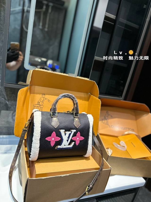 Size：30Cm 泰迪熊系列 L家经典Speedy 可手提 可斜挎 Speedy永远是我心里面的白月光