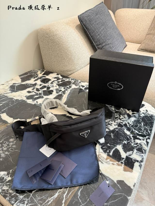 prada插扣腰包胸包28Cm 配盒子